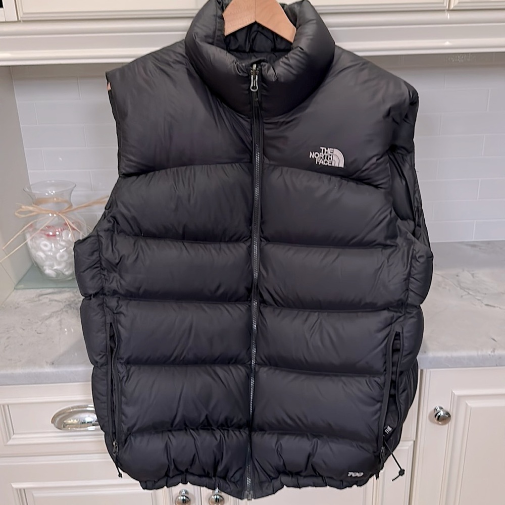 Mens north face puffy vest.. Great condition